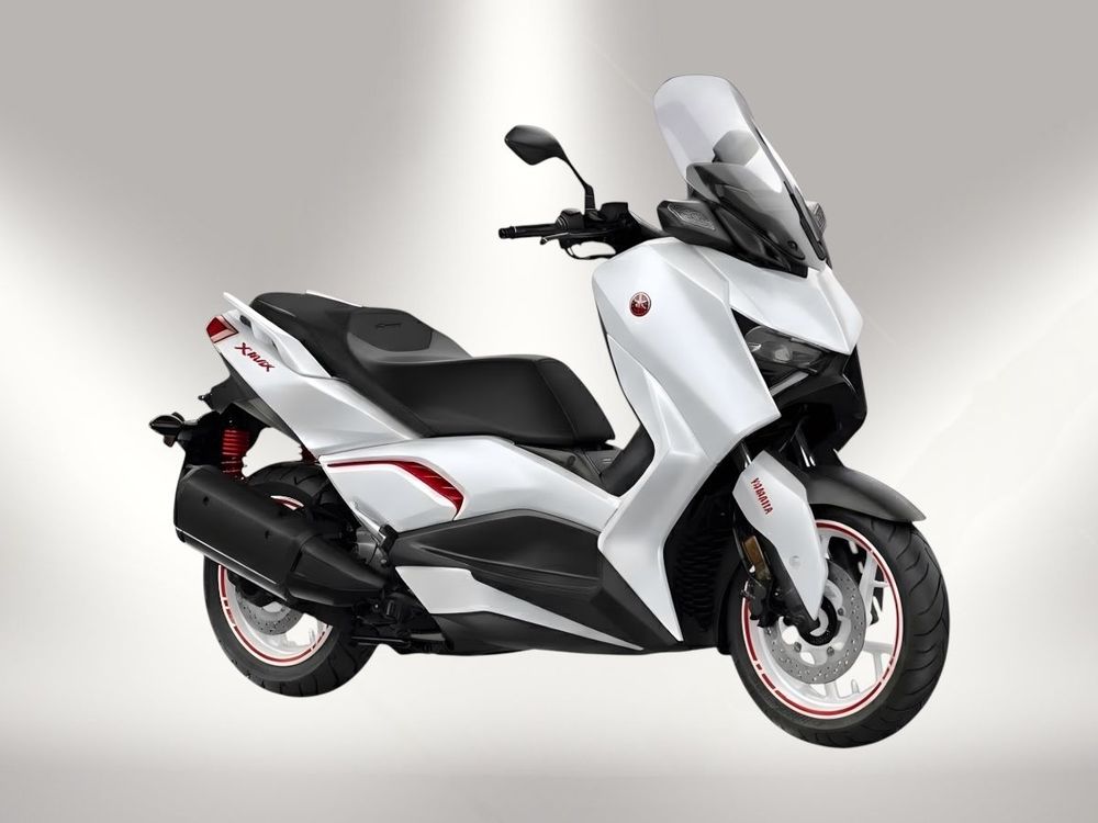 Xmax 250 Connected 2025 / ABS scooter photo
